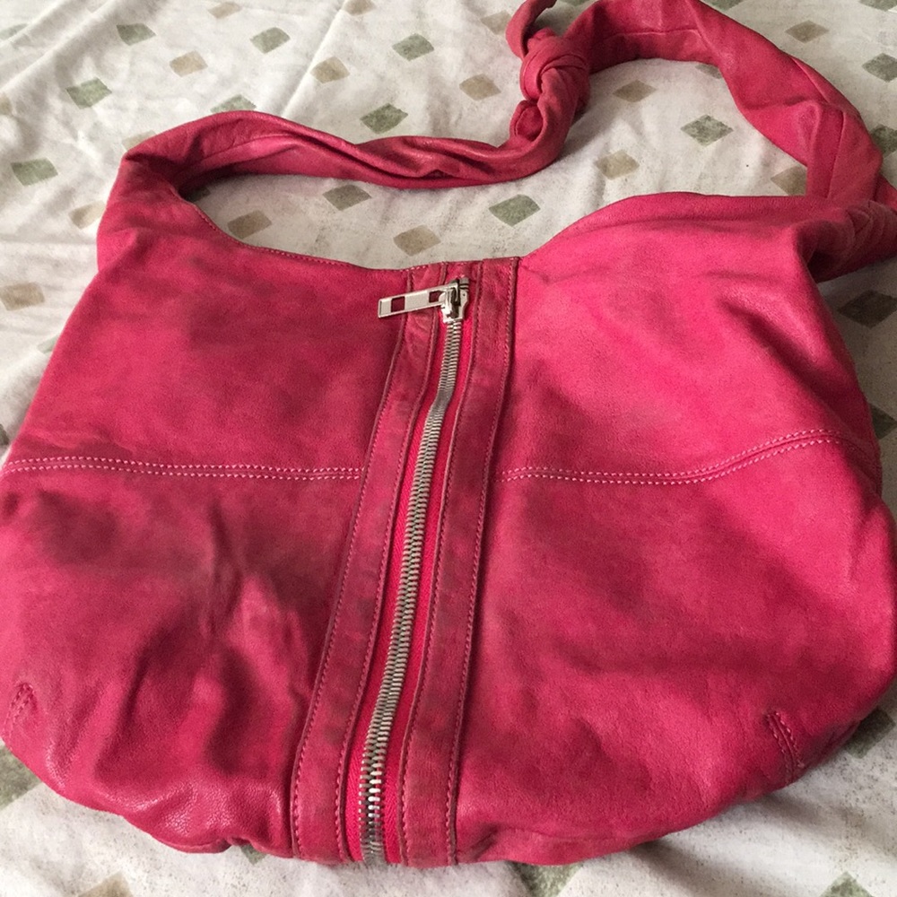 Red bag - Picture 2 of 2
